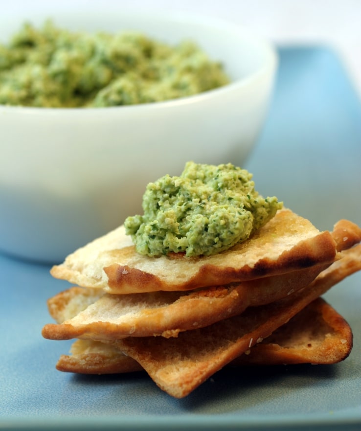 Jade Hummus with Pita Crisps