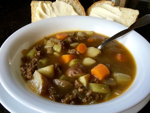 Slow Cooker Beef and Veggie Soup