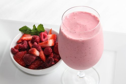 Raspberry-Strawberry Yogurt Smoothie photo courtesy of Midwest Dairy.